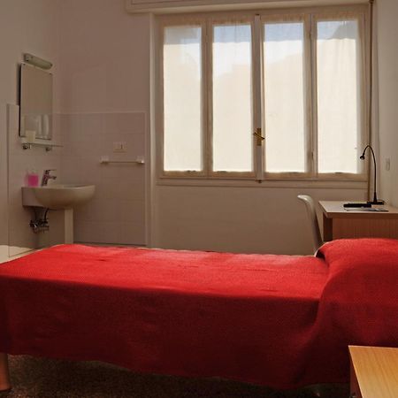 Locanda Marita Finale Ligure Habitación foto